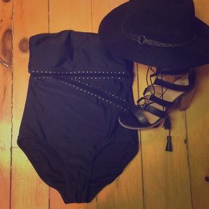 Strapless swimsuit size small Sophia Vergara